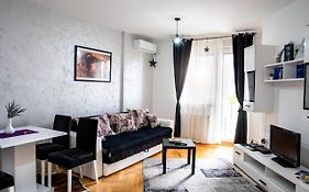 Apartman Black Star